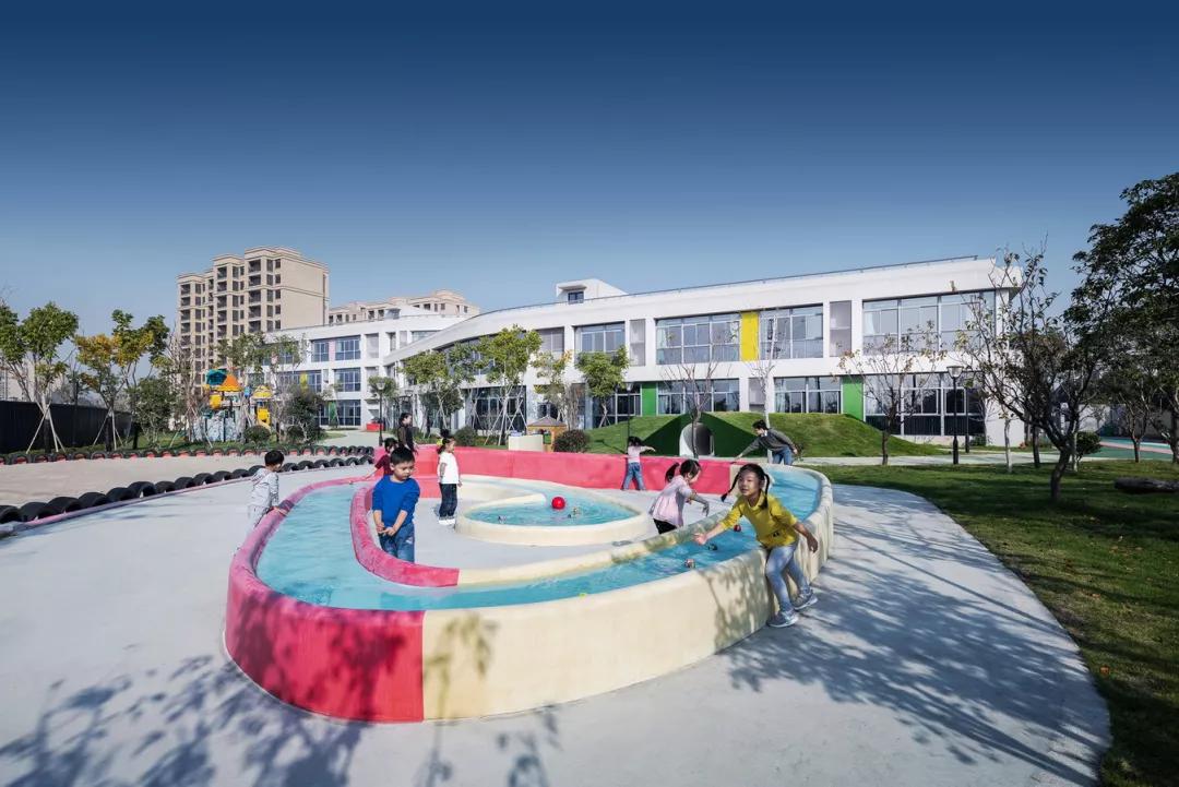 YY梯田学校|宁波艾迪国际幼儿园/ARCHgrid