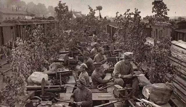 拿破仑和希特勒都做不到，这支*队军**却从西到东打穿苏俄