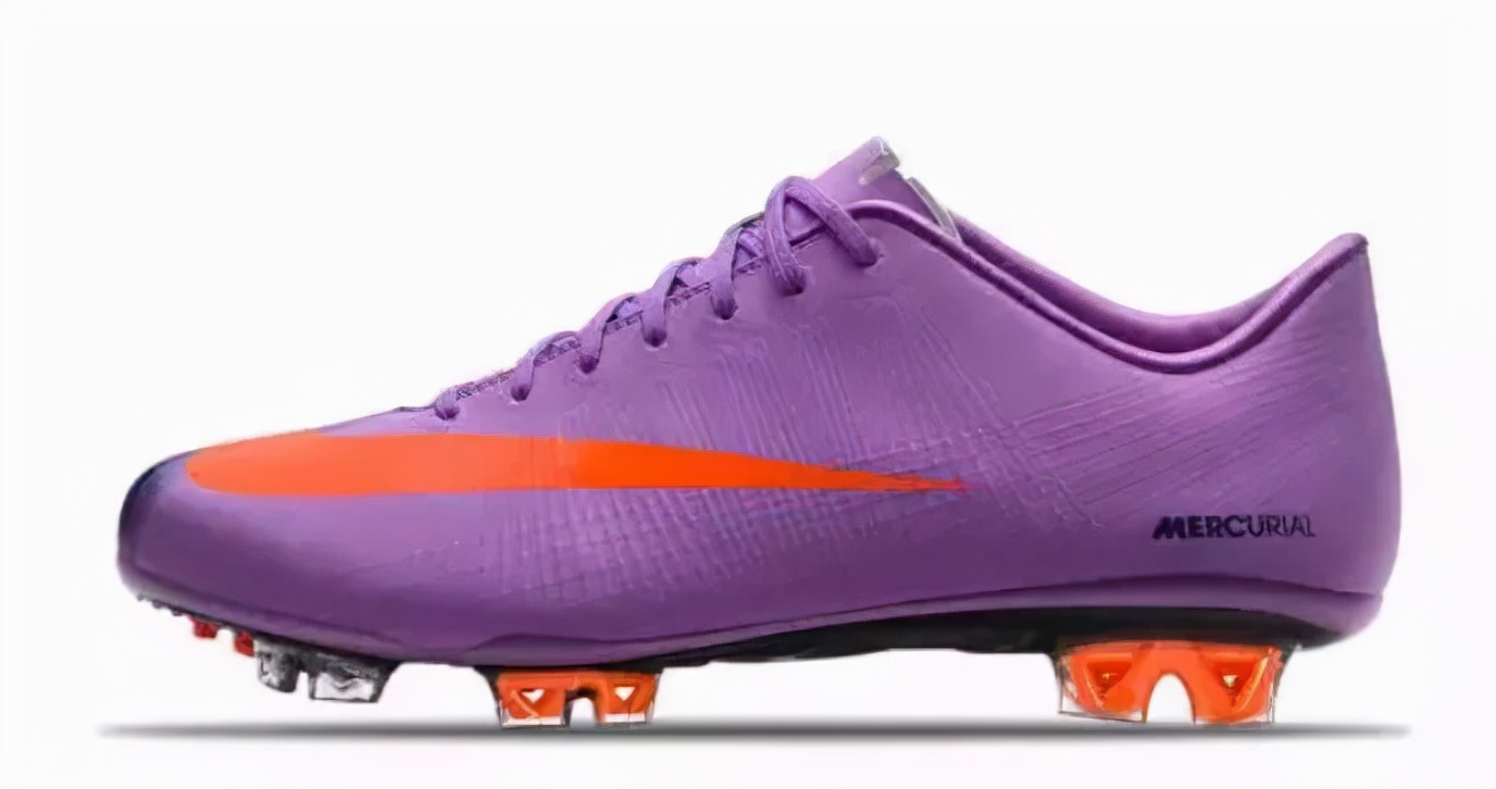 c罗1.36亿美元,c罗一年收入多少钱啊