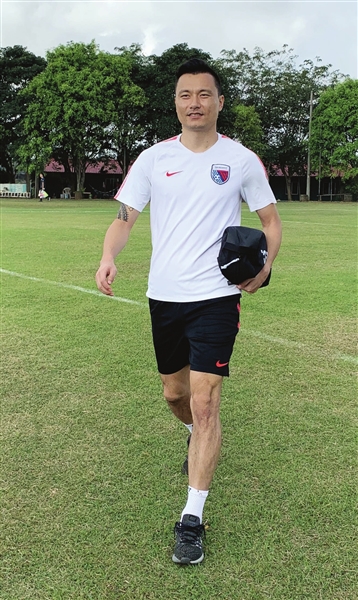 郜林破僵局恒大显霸气,郜林斯曼足球