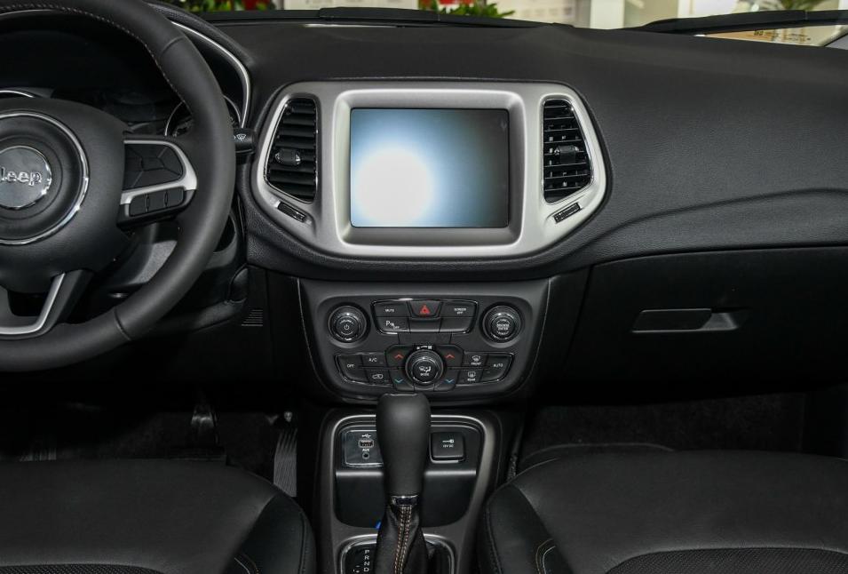 小切诺基越野性能怎么样,小切诺基越野性能