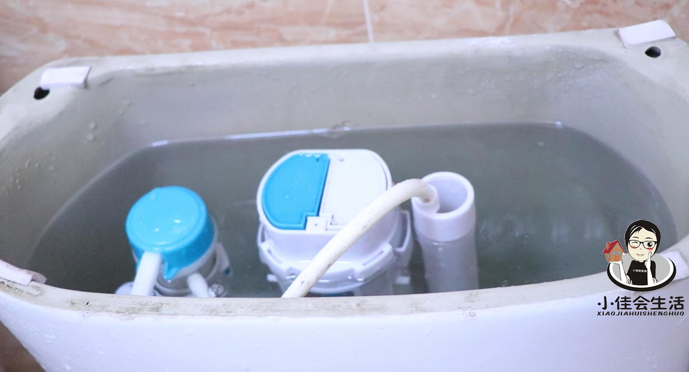 马桶冲水无力一按就下去,马桶冲水没劲小窍门