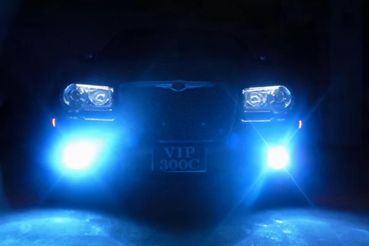 led汽车大灯感觉还是不够亮,换的led大灯感觉不是很亮什么原因