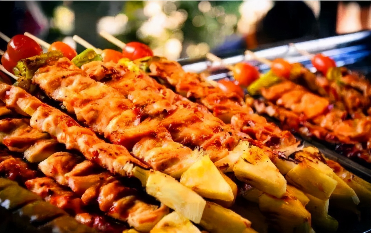 板辽梦幻沙滩,板辽湖金沙滩嗨翻夏夜