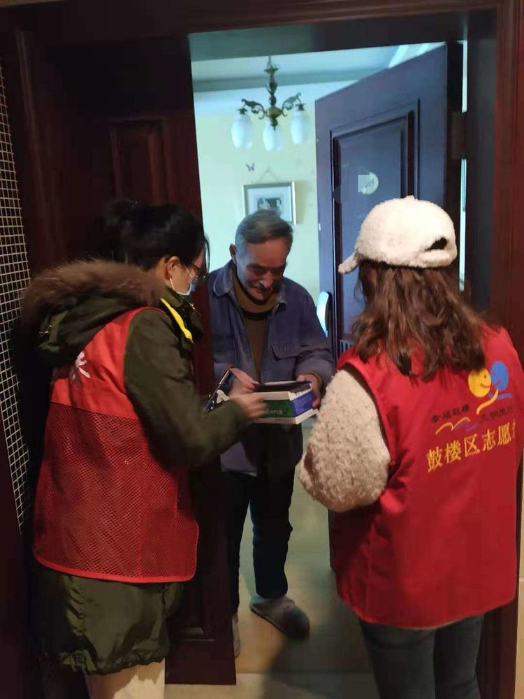 区街新闻|世茂滨江社区馨悦朗诵社成员把防疫知识制成音频发亲朋