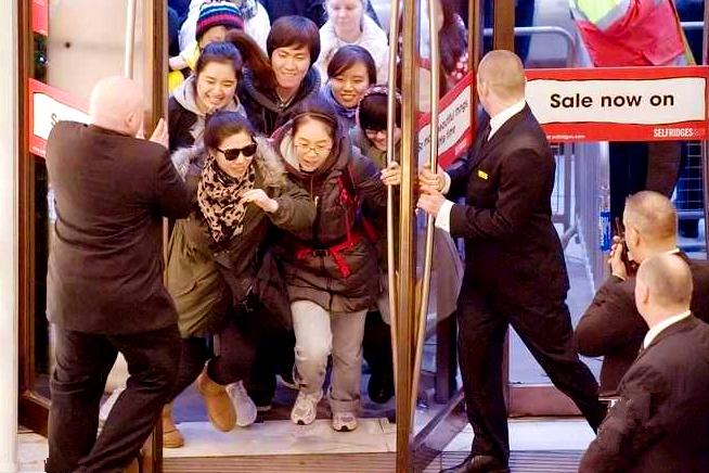 温州产的30元枕头在泰国卖8000，国外商家坦言：中国游客的钱好赚