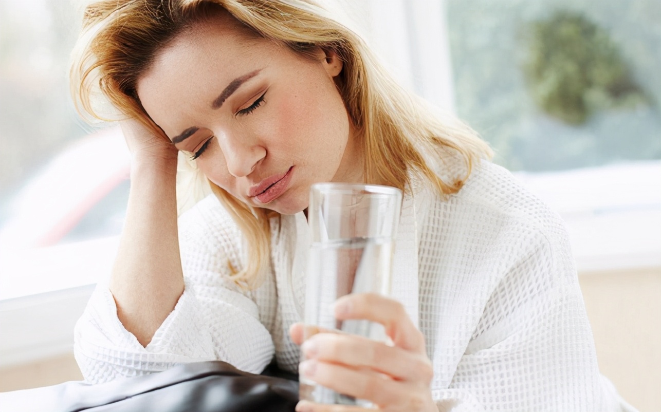 喝完白酒难受怎么解酒,白酒喝太多怎么解酒