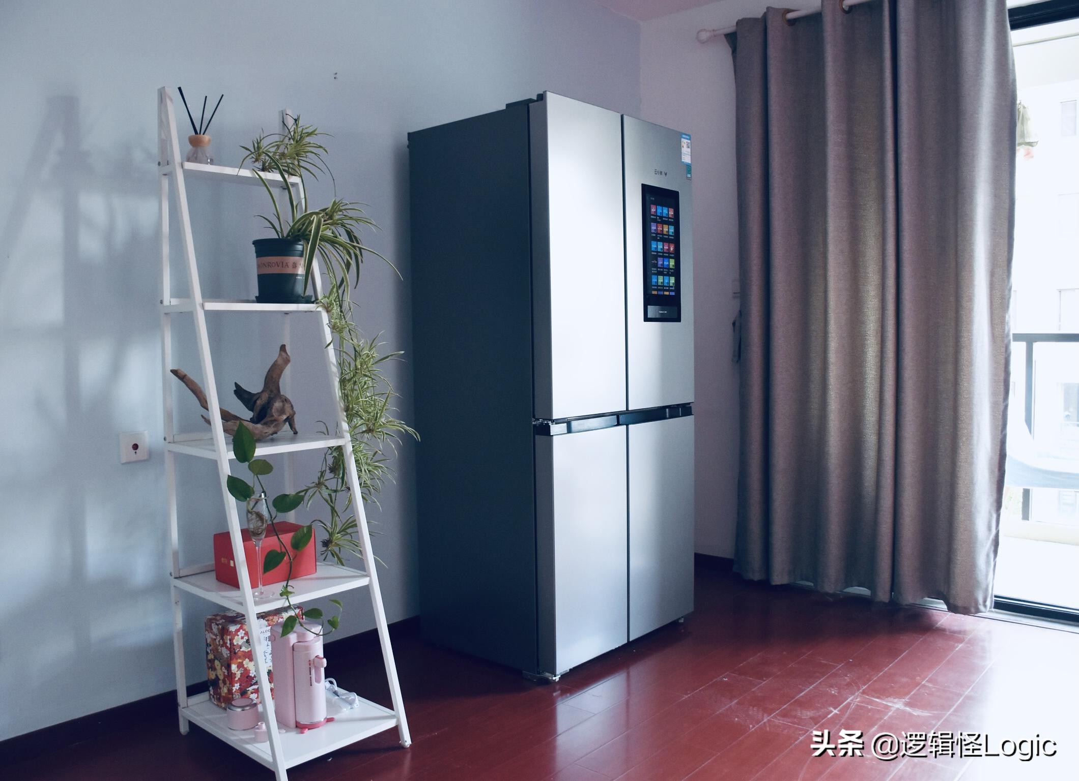 冰箱门内嵌触控屏，451L大空间，全屋家电互联，这款冰箱真秀