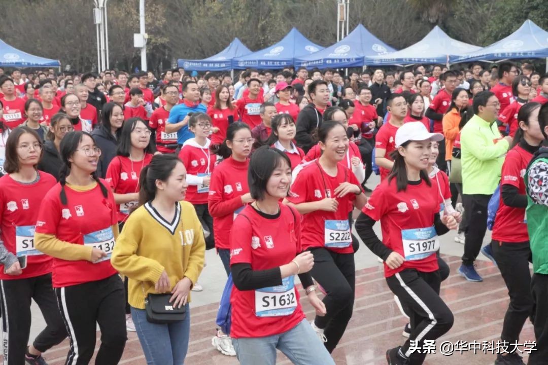 校园看跑步比赛,校园马拉松比赛