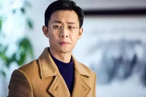 浓眉大眼虎气十足的男演员,五官端正浓眉大眼的男明星