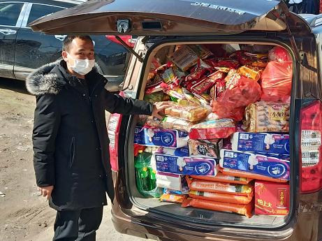 邻里守望相助共抗新冠疫情,三人行抗击疫情