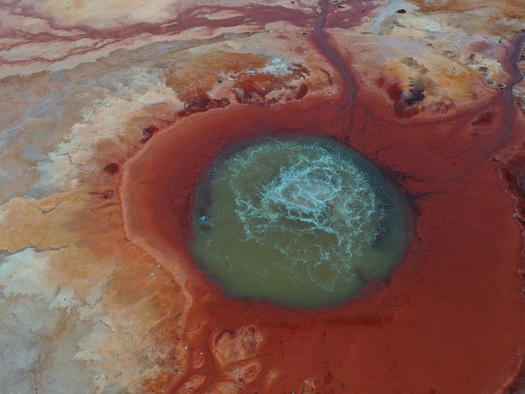 龙眼凤羽的艾肯泉，该称恶魔之眼，还是天使之眼，你来决定吧