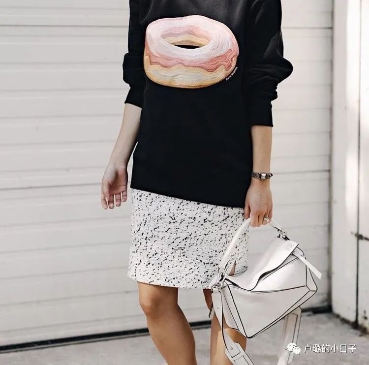 高级感白色休闲包,有高级感名牌的包