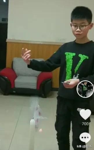 14岁中国少年“飞牌”火爆日本，日媒惊叹：这是未来的李小龙