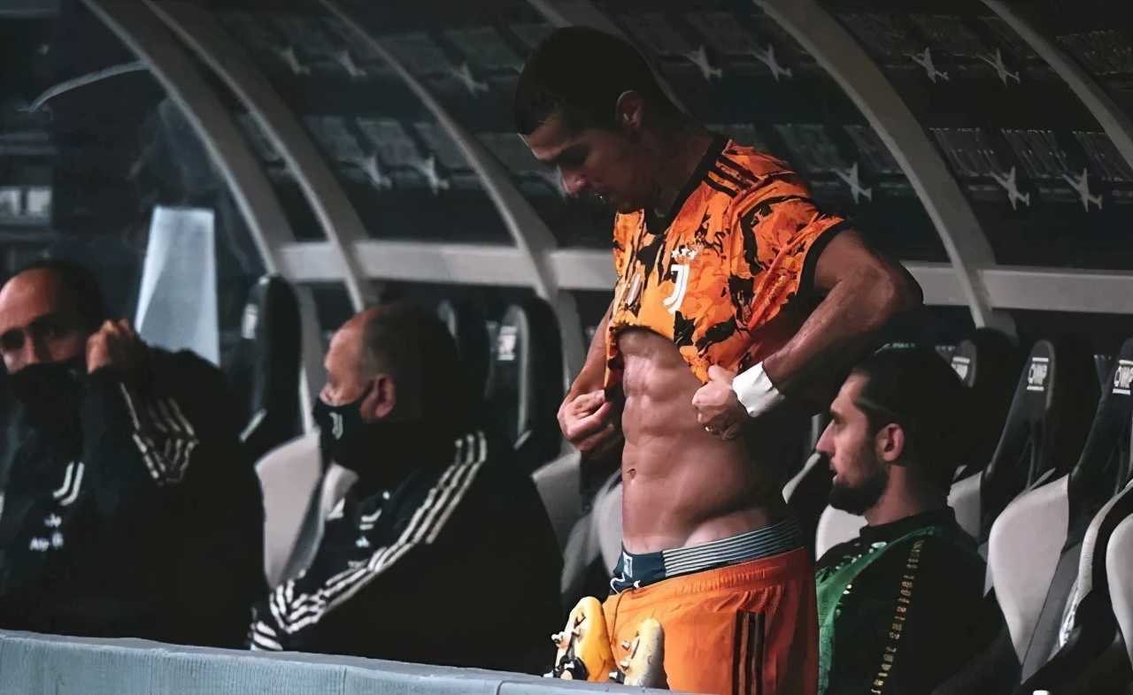 梅罗球迷看球反应,梅西与c罗的欧冠对决