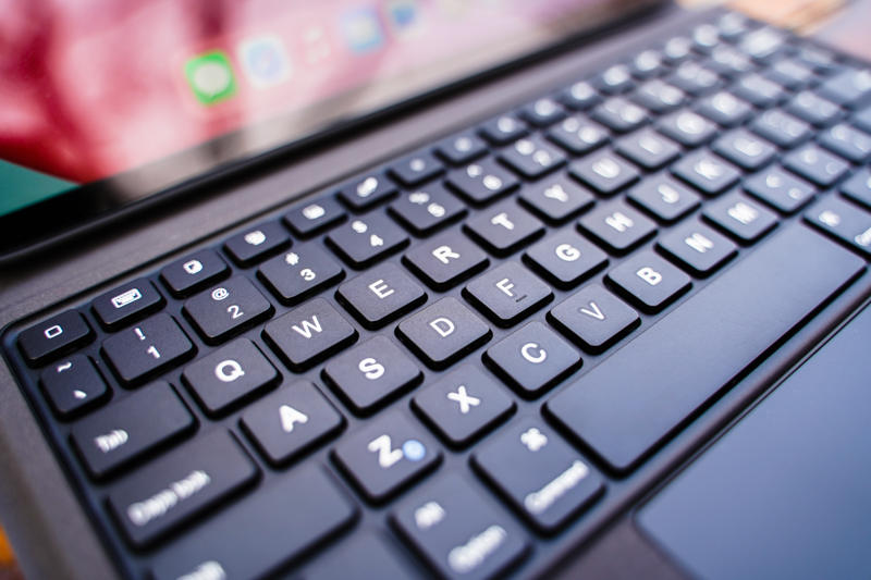 ipad百元保护套,平价ipad保护套磁吸键盘