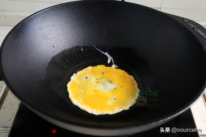 蛋炒饭记住3大黄金法则，米饭在锅中跳舞，粒粒分明，润而不腻