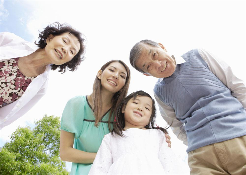 孩子“没大没小”并非没礼貌，是“认知错误”，父母可用3招纠正