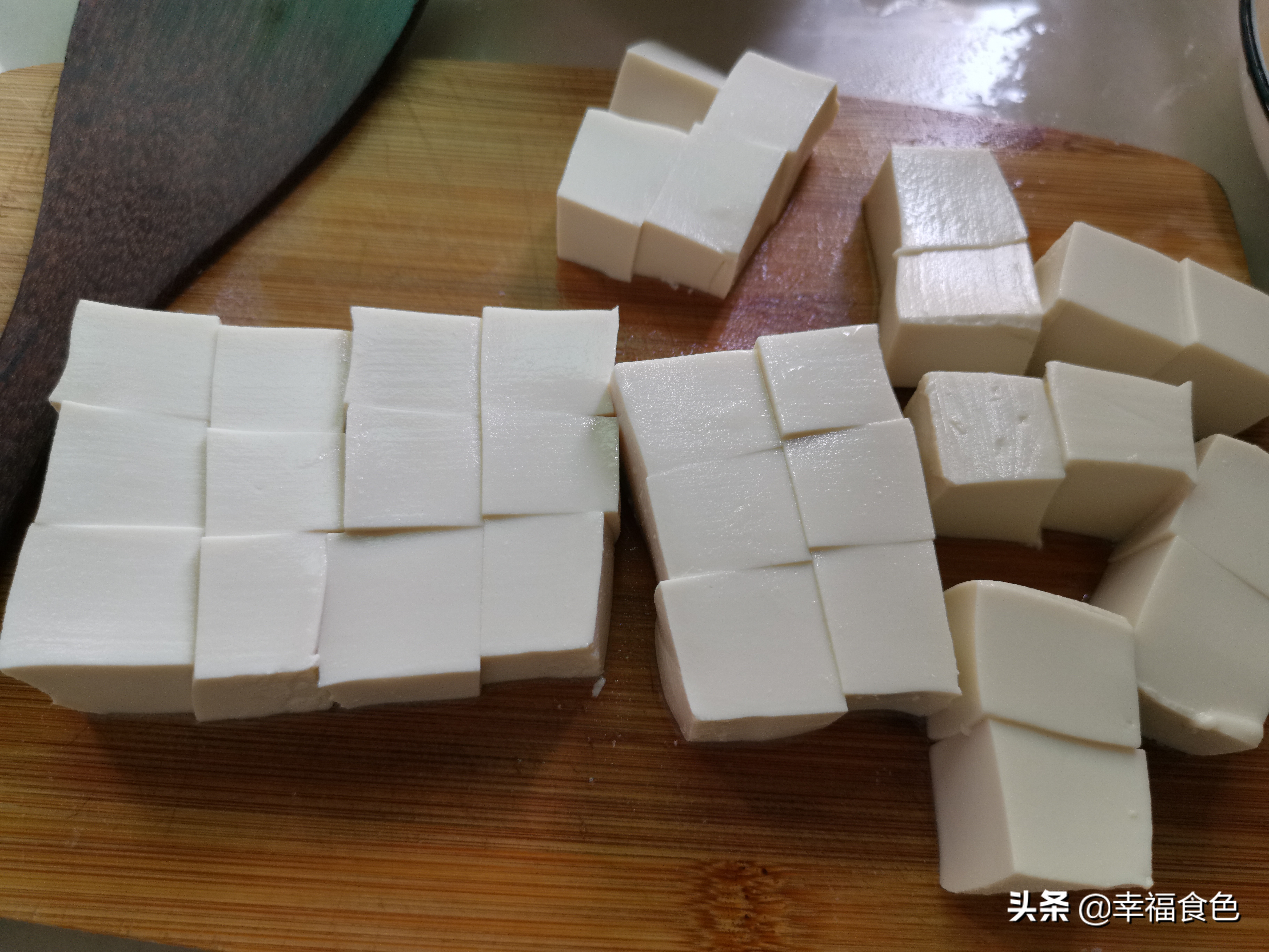 为什么冬天的鲫鱼熬汤不会白,鲫鱼用什么料熬汤好喝