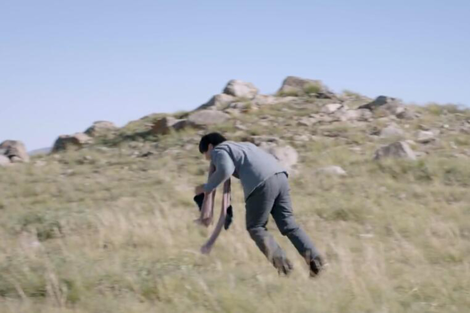 紧到说，重庆话最富有生命力的动词：解手，打王逛，达扑爬