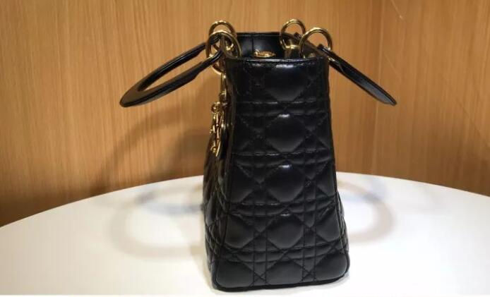 一招鉴定迪奥包包的真假,迪奥包包以假乱真