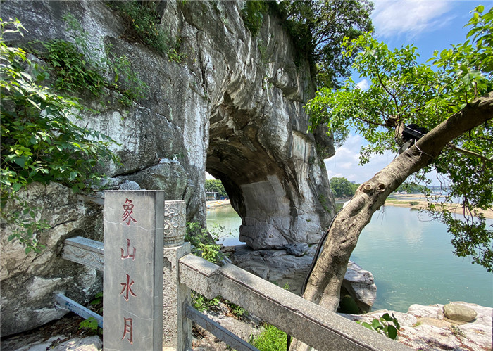 象山风景区全景,象山景区和象鼻山景区的区别