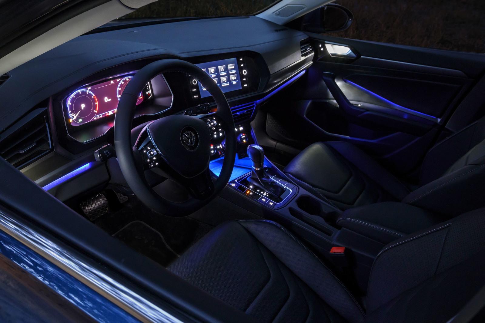 为什么同配置迈腾比帕萨特贵,迈腾与速腾1.4t哪个更值得买