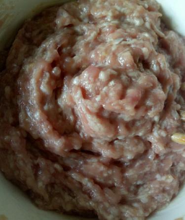 肉馅怎么调出来才不会干巴巴,包馄饨饺子馅做法大全