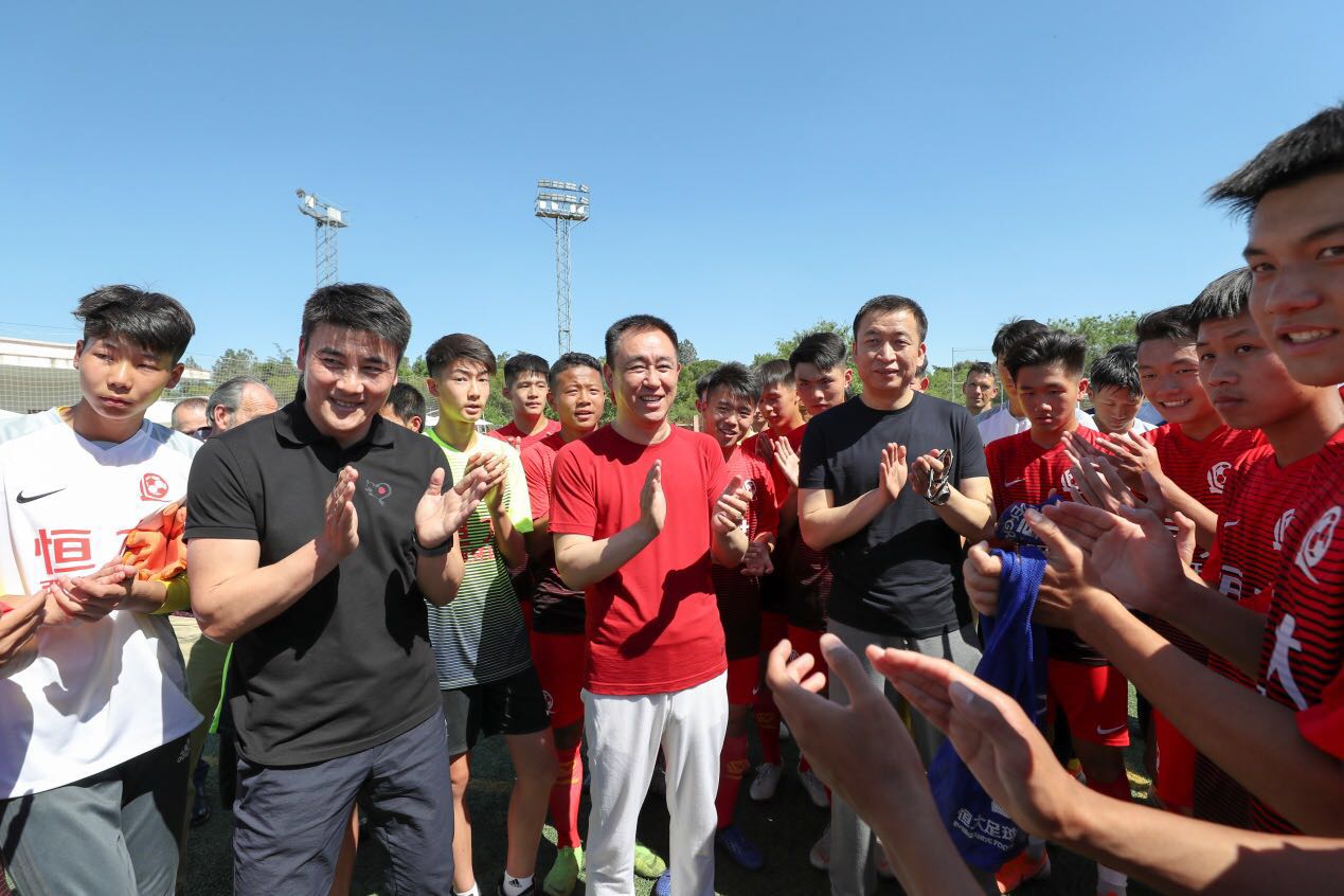 许家印张近东观战恒大马德里冠军,许家印恒大杯决赛视频