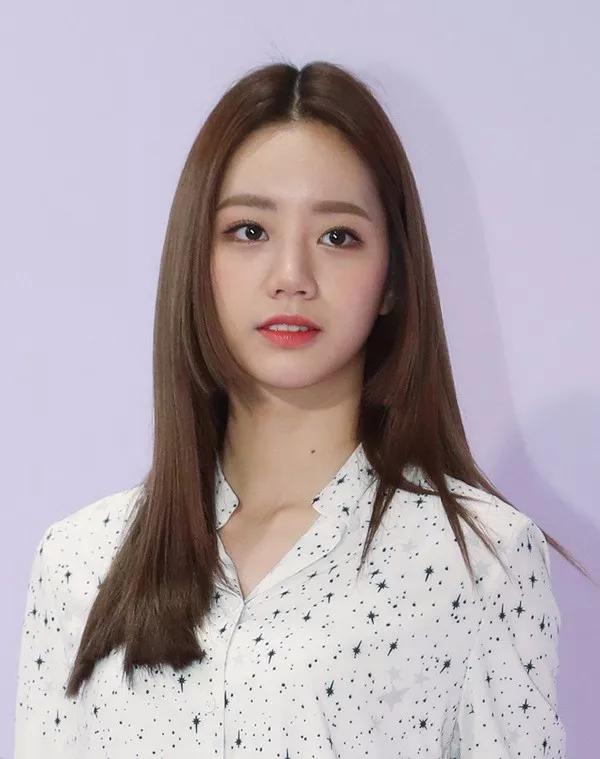 脸大的女生适合什么发型短发,大饼脸短发好打理有气场的发型