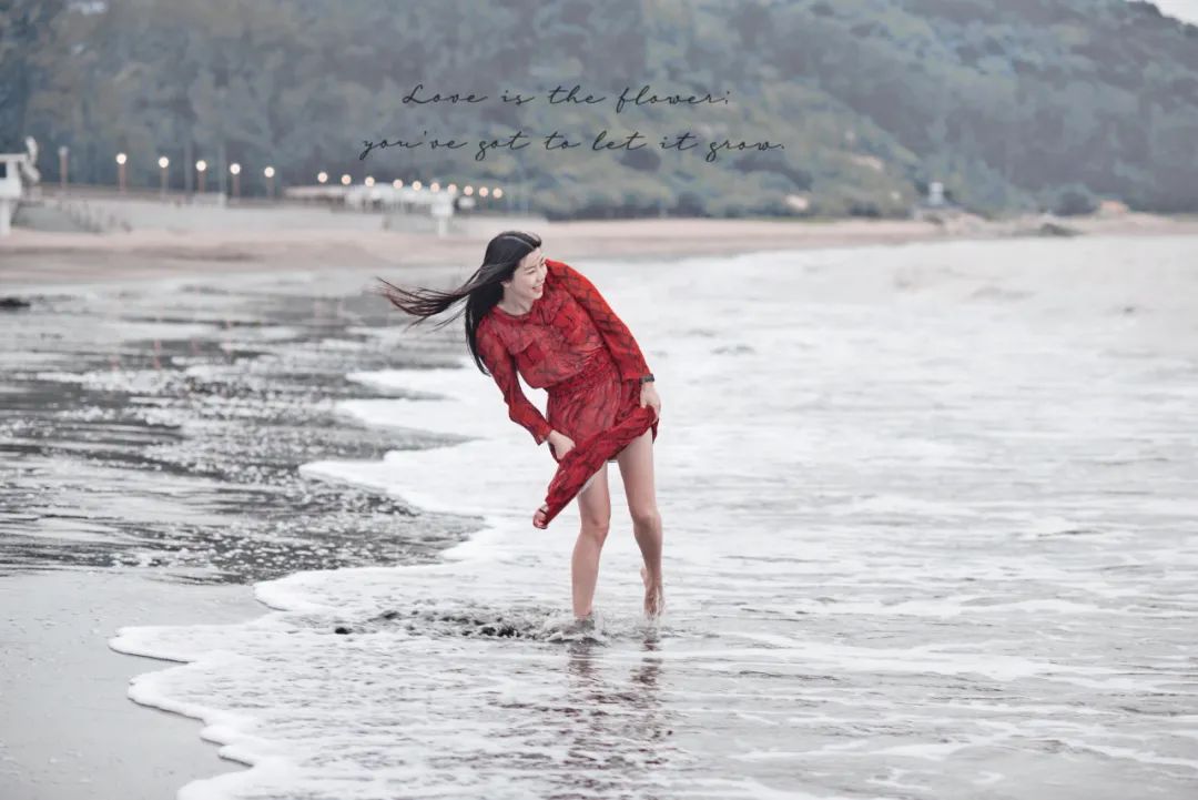 何灏浩：水中*物尤**，人间女神