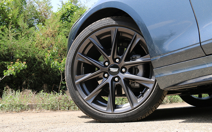 凯迪拉克CT4试驾评测,凯迪拉克ct4和ats空间对比