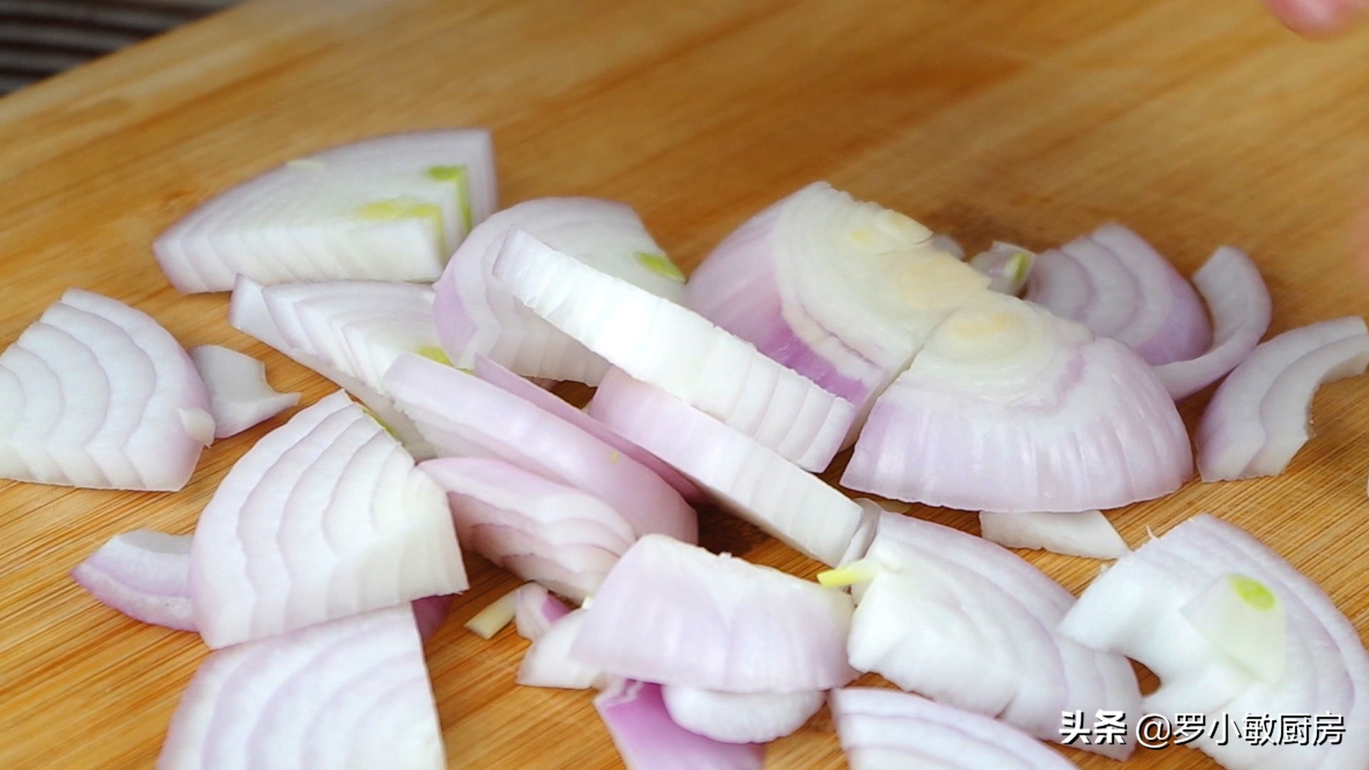 用黄瓜做清爽美味的美食,过年黄瓜怎么做好看又好吃