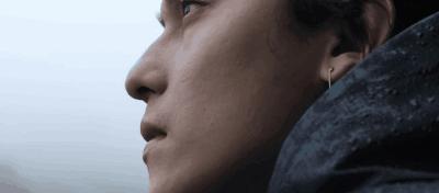 下雨可以穿漂亮的雨衣,下雨雨衣怎么穿不遮路