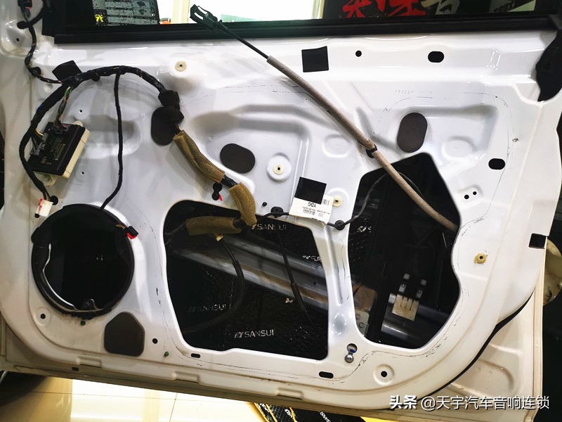 两厢福特福克斯音响,激情驾驭