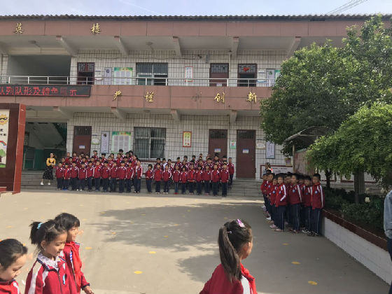 全校队列队形展示,课堂常规队列队形展示比赛视频