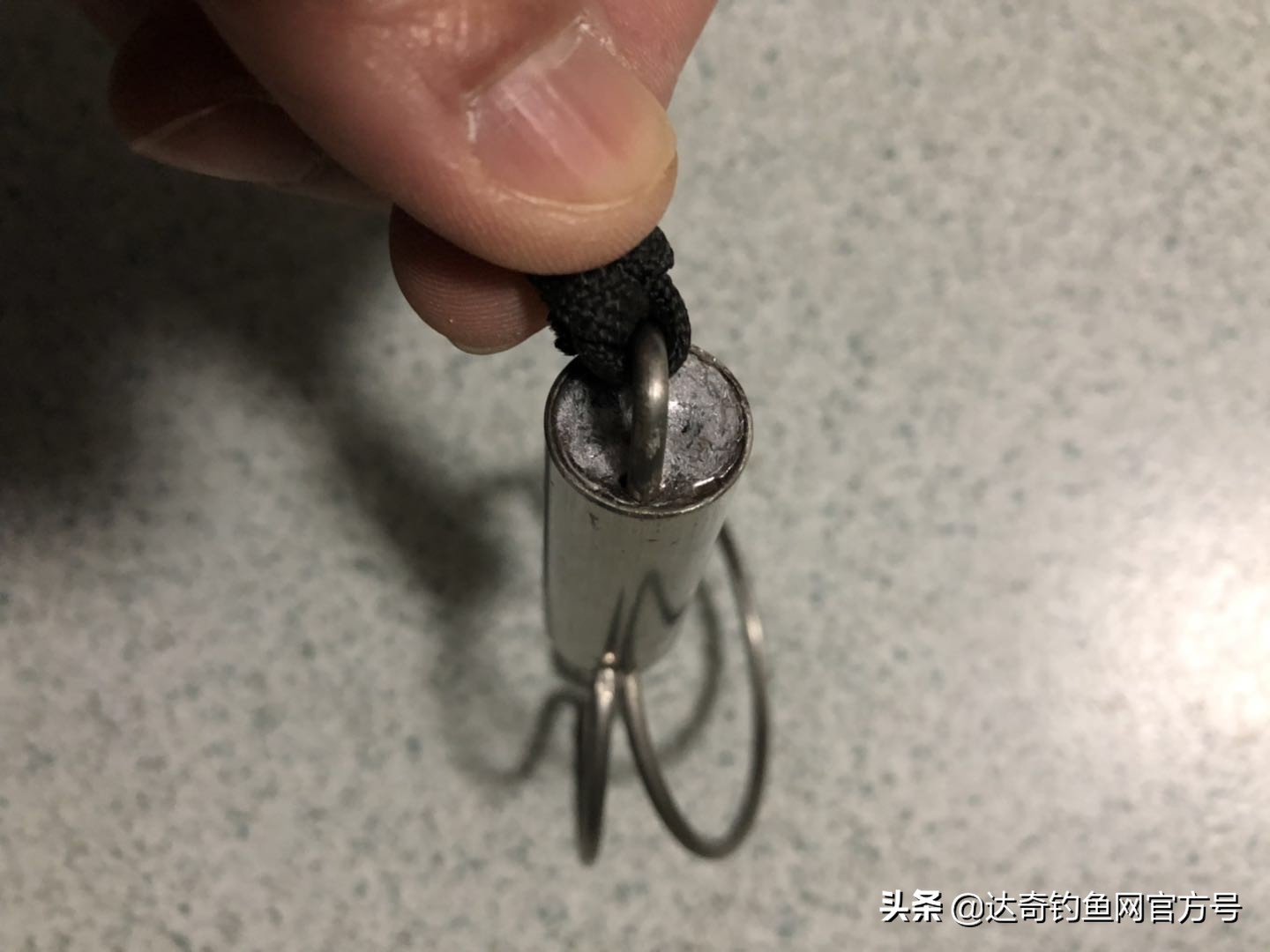 钓鱼老挂底怎么办,钓鱼老是挂到鱼怎么办