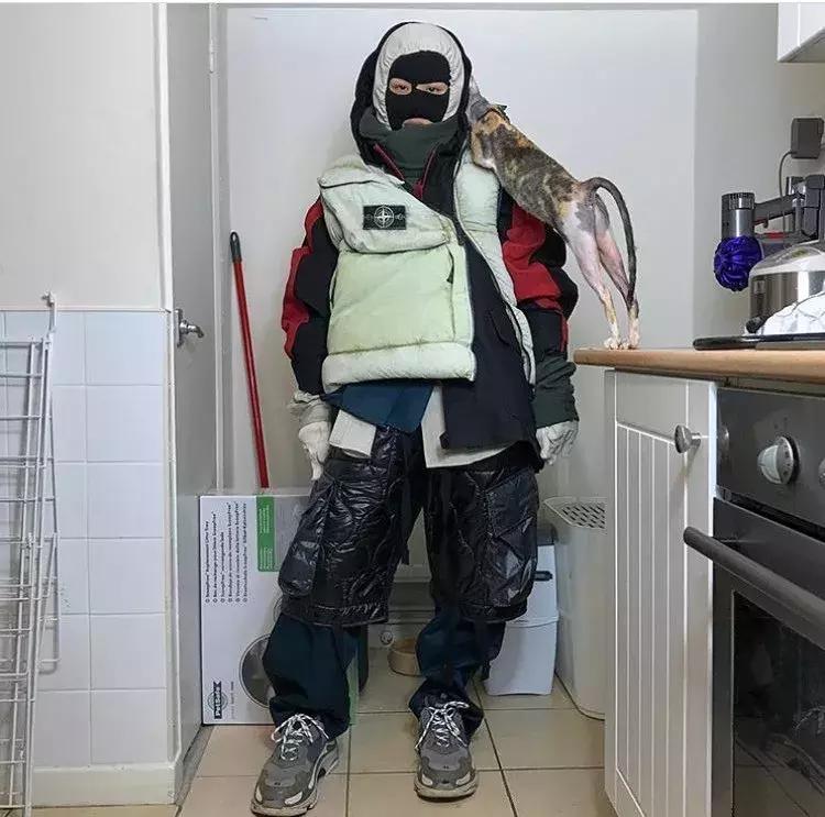 潮BOY如何怎样都改变不了夏天脚臭的事实