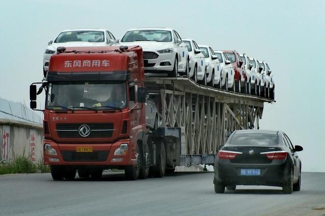 大货车一年赚多少真实情况,开货车一年赚135000到底赚不赚钱