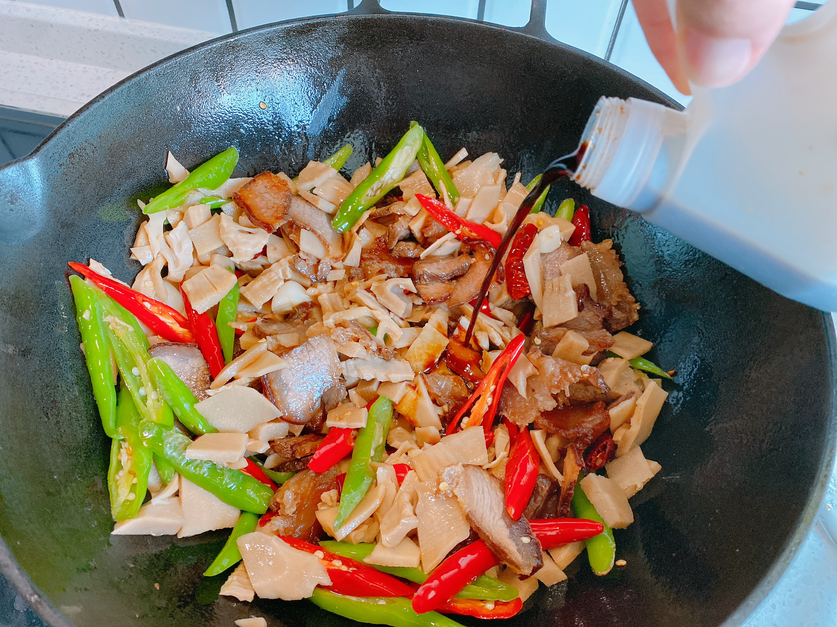 笋干怎样炒好吃又好看,笋干怎么炒又嫩又好吃