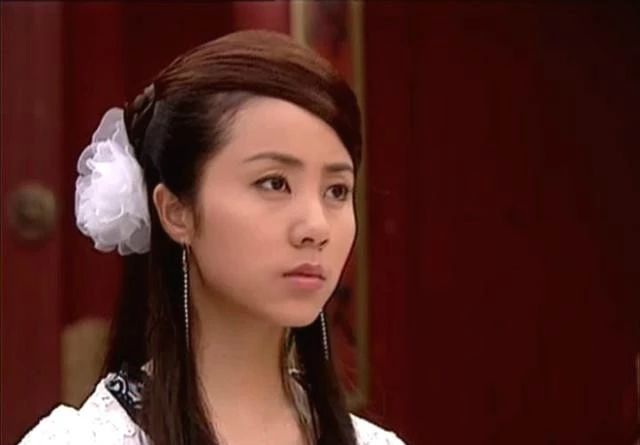 多多妈罕见晒跳舞视频，舞姿婀娜小蛮腰抢镜，难怪黄磊这么爱她