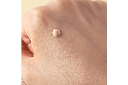 给大家推荐一款超好用的粉底液,推荐几款皮肤白使用的粉底液