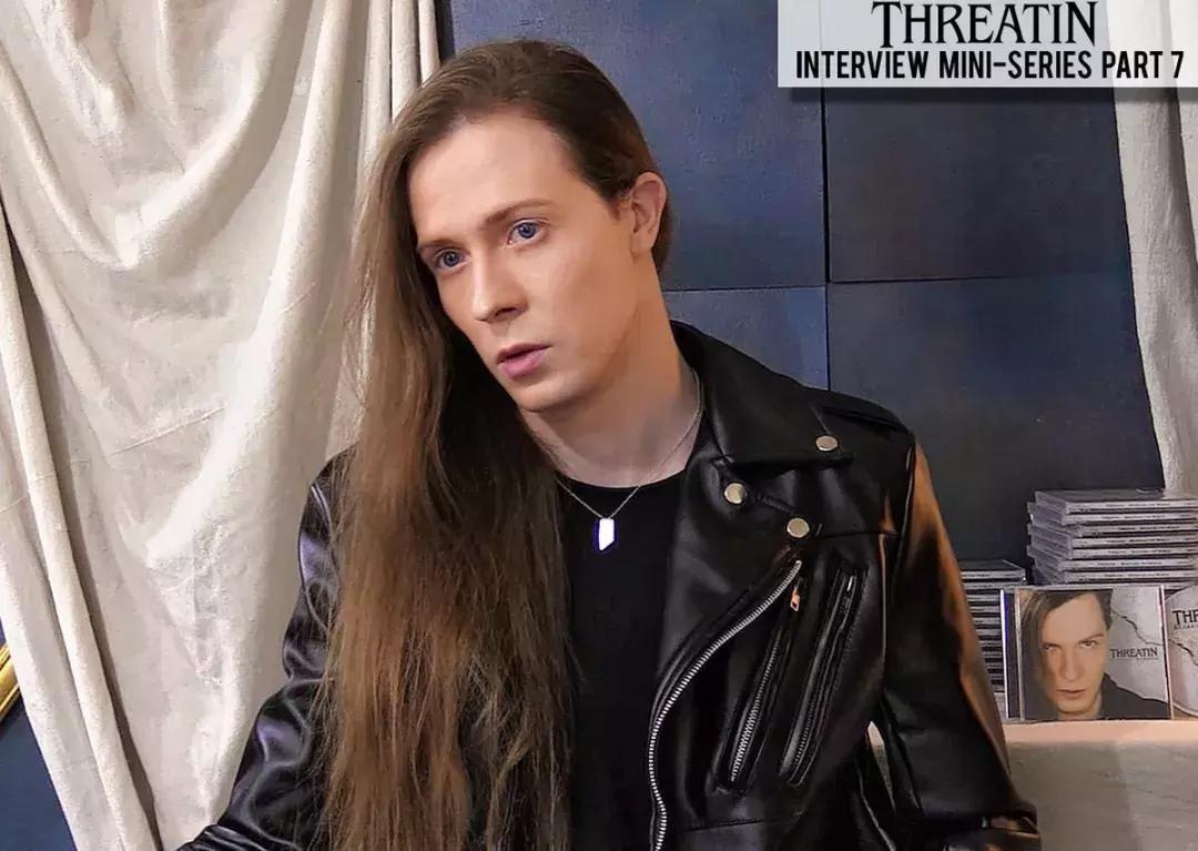 金属惊天*局骗**：生于坟墓的摇滚*子骗**