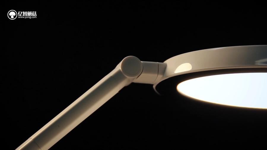 不要再相信“护眼灯”这种鬼话了！200~1500元台灯横测揭秘