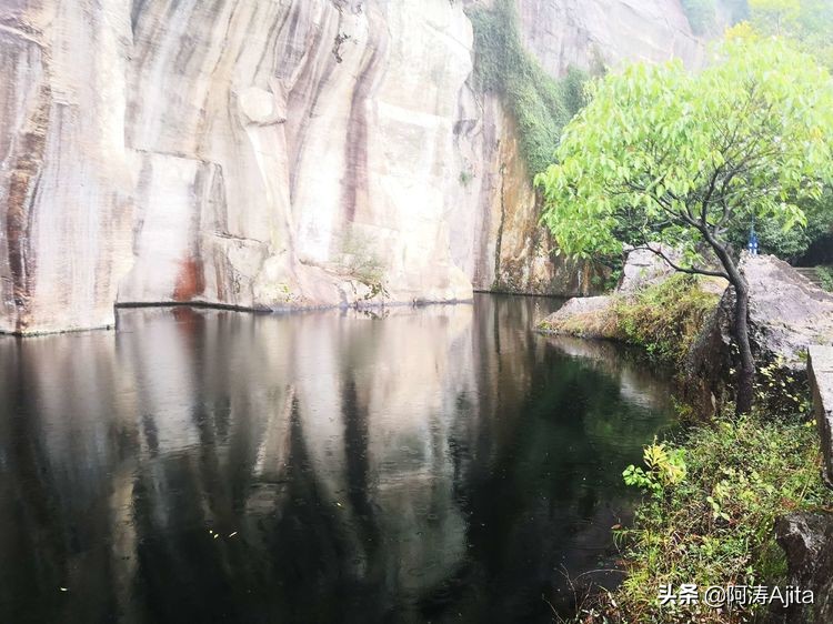 勿谓湖小,天在其中:绍兴东湖