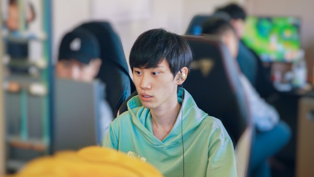 英雄联盟lpl2024最强上单,lpl英雄联盟赛程表2021