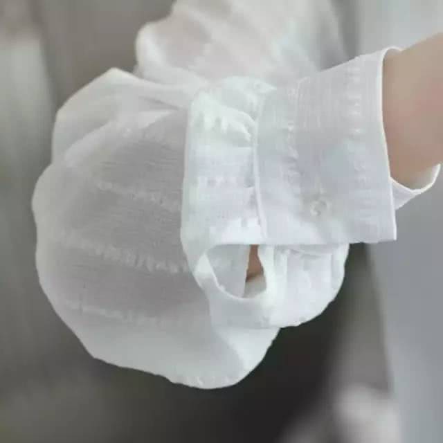 洋气减龄小衫毛衣 (洋气减龄毛衣小衫)