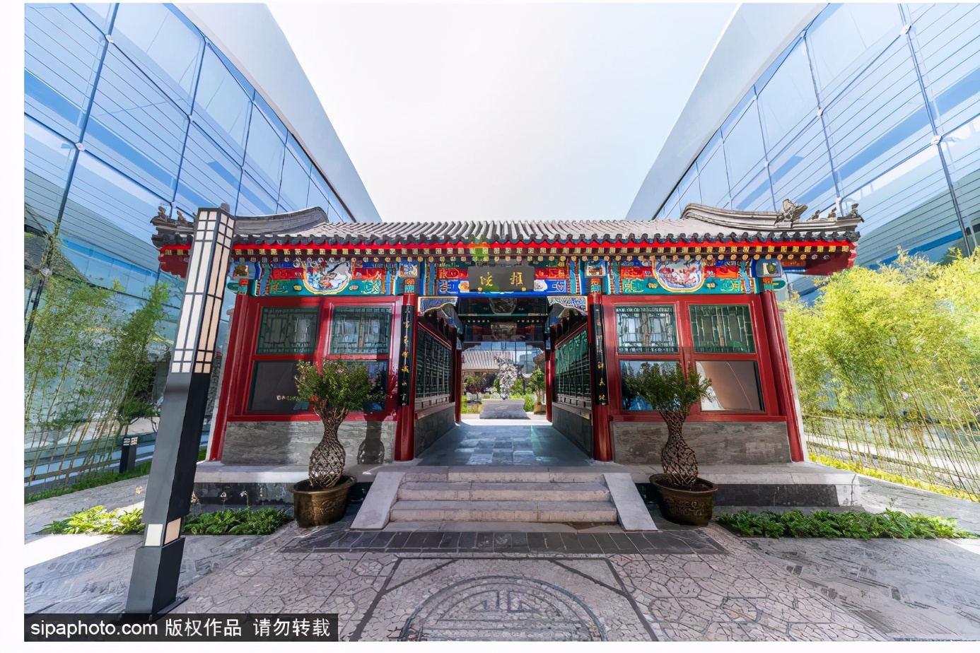 新国门“兴”世界开放之旅:大兴国际机场—钧天坊古琴基地—同仁堂零号店