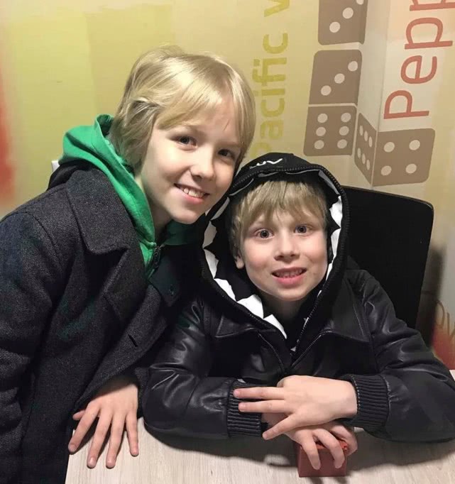 淇勭綏鏂袱鐢峰鎵湗铔涗緺鍧犱骸,淇勭綏鏂湗铔涗緺