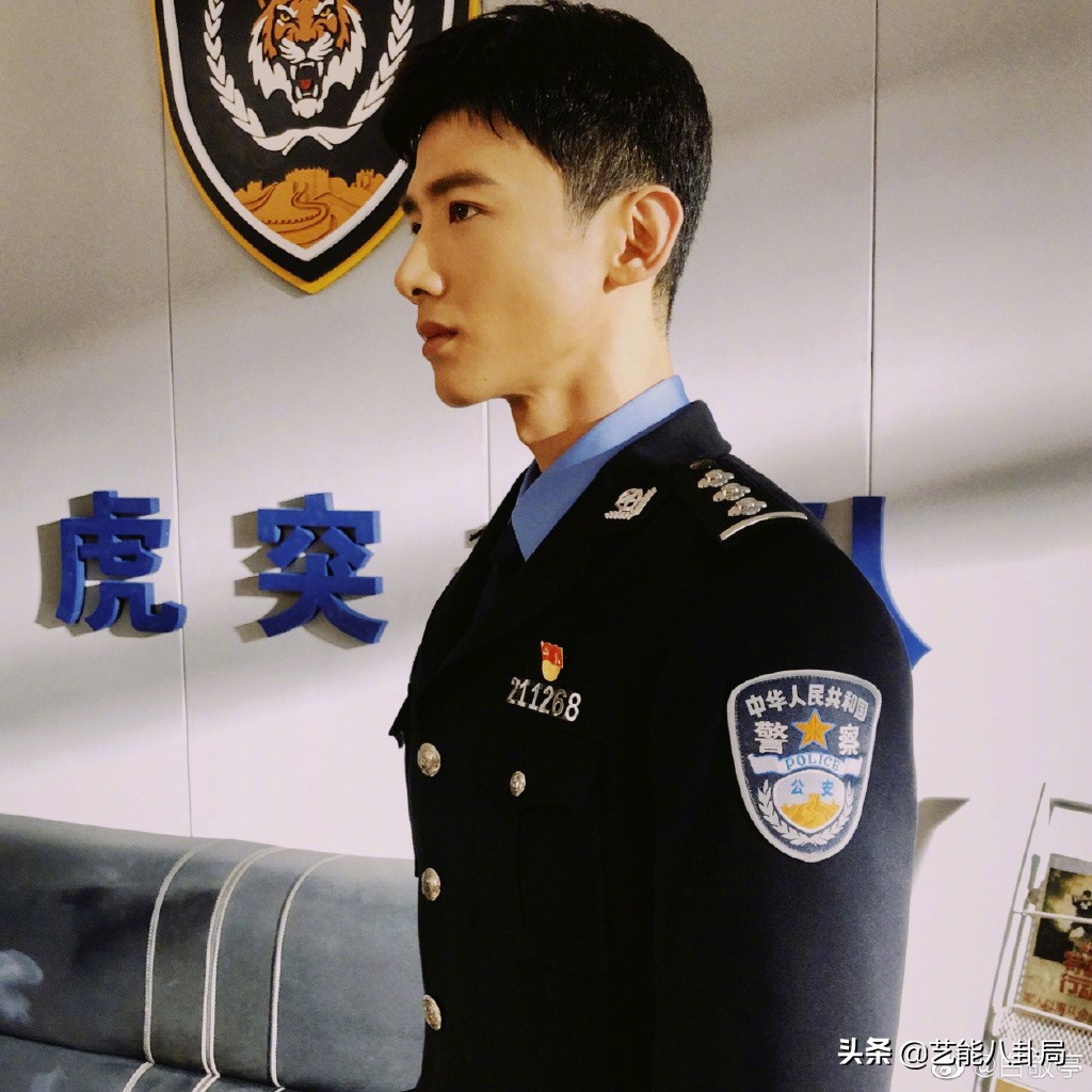 连夜换鞋，抛弃终身代言，明星*制抵**辱华品牌！耐克阿迪股价大跌